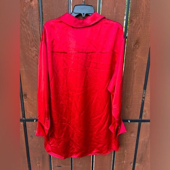 RETROFETE Kit Long Sleeve Silky Button Down Shirt in red size M - Picture 4 of 13